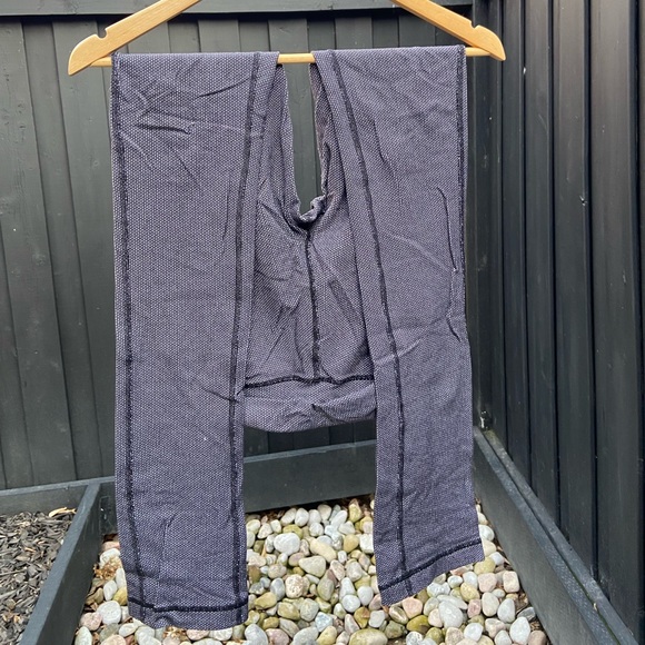 Lululemon leggings - straight leg - Picture 3 of 8